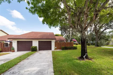 3759 Lace Vine Ln, Boynton Beach, FL 33436