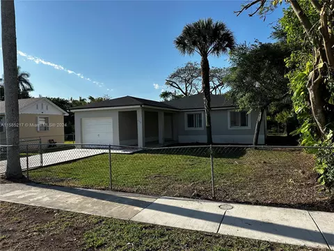 153 NW 6th St, Homestead, FL 33030
