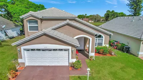 4319 Grosvenor Ct, West Palm Beach, FL 33409