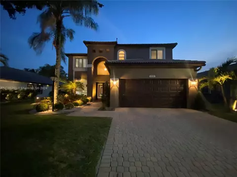 1532 NW 133rd Ave, Pembroke Pines, FL 33028