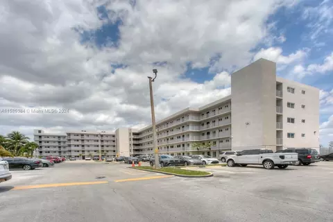 9917 W Okeechobee Rd #4-108, Hialeah Gardens, FL 33016