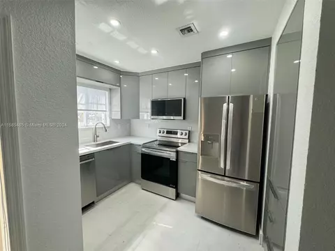 2014 NE 167th St #3-150, North Miami Beach, FL 33162