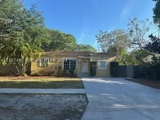 860 NE 123rd St, North Miami, FL 33161