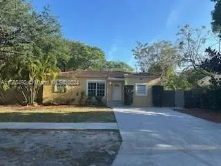 860 NE 123rd St, North Miami, FL 33161