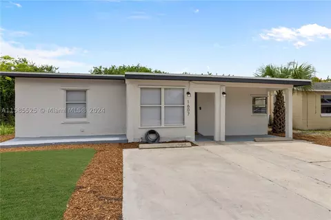 1607 Valencia Ave, Fort Pierce, FL 34946