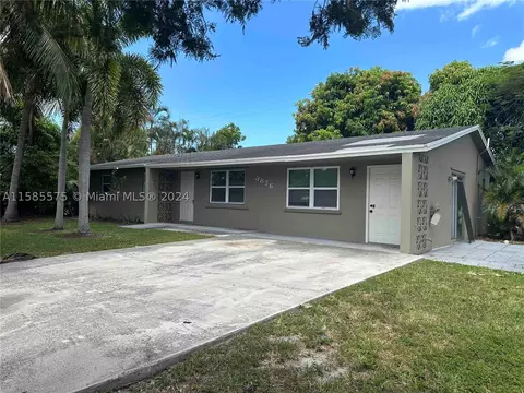 3856 Beverly Dr, Palm Springs, FL 33461