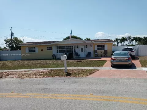 8531 NW 170th Ln, Hialeah, FL 33015