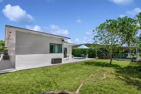 8866 Byron Ave, Surfside, FL 33154 photo 24