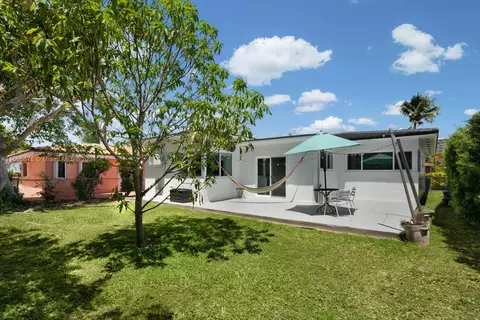 8866 Byron Ave, Surfside, FL 33154 photo 21