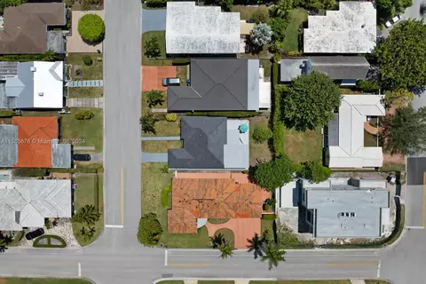 8866 Byron Ave, Surfside, FL 33154 photo 28