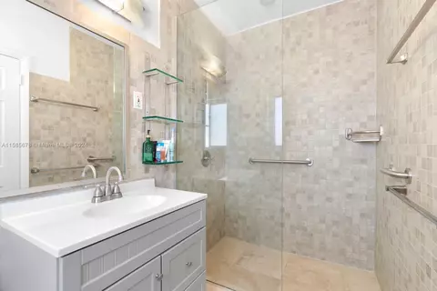 8866 Byron Ave, Surfside, FL 33154 photo 16