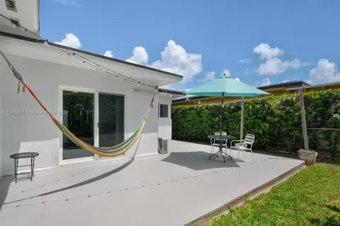 8866 Byron Ave, Surfside, FL 33154 photo 23