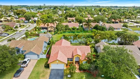 12625 SW 9th Pl, Davie, FL 33325