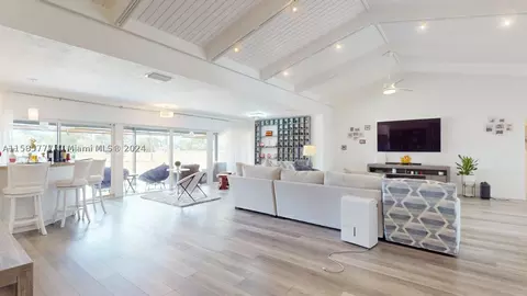 5006 N Travelers Palm Ln, Tamarac, FL 33319