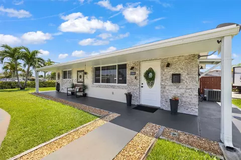 7890 NW 15th Ct, Pembroke Pines, FL 33024