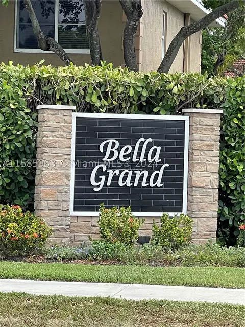 10453 NW 7th St #202, Pembroke Pines, FL 33026