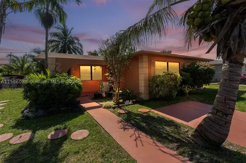 8259 NW 12th Ct, Miami, FL 33147