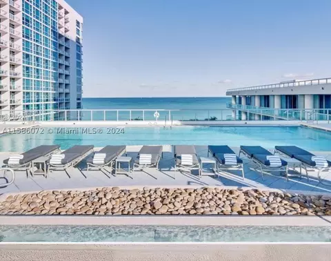 6801 Collins Ave #618, Miami Beach, FL 33141