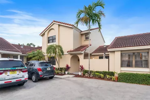6523 NW 170th Ln, Hialeah, FL 33015