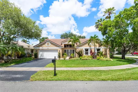 3240 Maple Ln, Davie, FL 33328