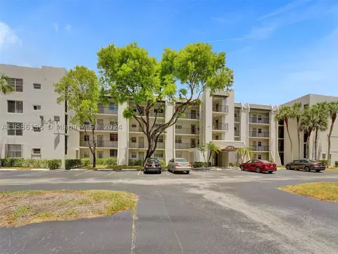 9420 Poinciana Pl #414, Davie, FL 33324