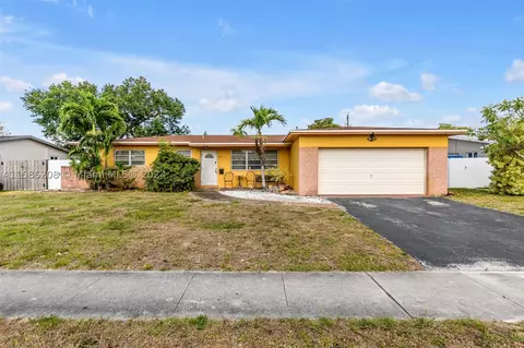 120 NW 76th Ave, Pembroke Pines, FL 33024