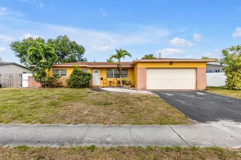 120 NW 76th Ave, Pembroke Pines, FL 33024