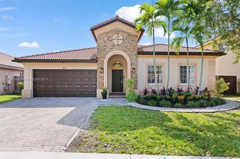 967 NE 35th Ave, Homestead, FL 33033