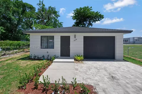 1674 NW 68th St, Miami, FL 33147
