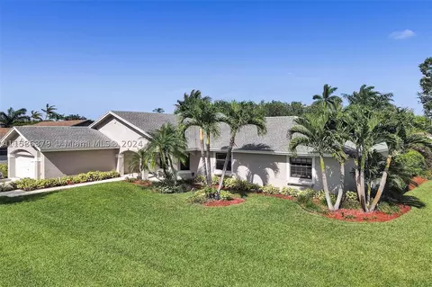 211 NW 198th Ave, Pembroke Pines, FL 33029