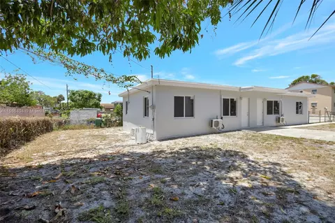 1157 W 36th St, Riviera Beach, FL 33404