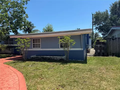 560 NE 175th Ter, North Miami Beach, FL 33162