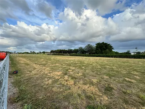 17996 SW 154, Miami, FL 33187