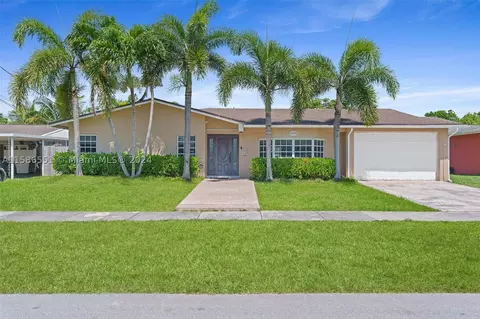 19210 Bel Aire Dr, Cutler Bay, FL 33157