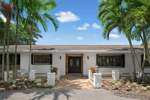16501 SW 199th St, Miami, FL 33187