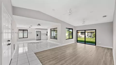 10501 SW 166th St, Miami, FL 33157