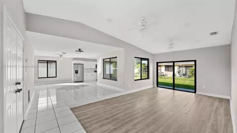 10501 SW 166th St, Miami, FL 33157