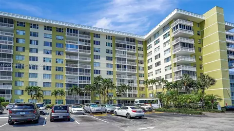 4400 Hillcrest Dr #710B, Hollywood, FL 33021