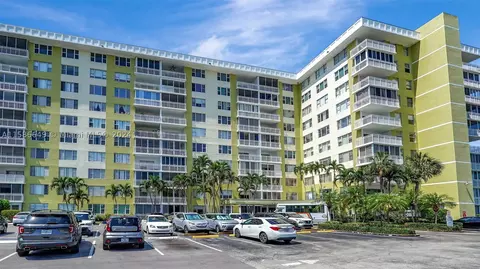 4400 Hillcrest Dr #710B, Hollywood, FL 33021