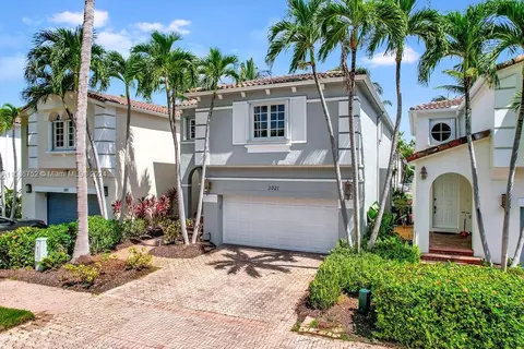 3021 NE 207th Ter, Aventura, FL 33180