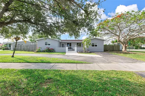 9450 SW 192nd Dr, Cutler Bay, FL 33157