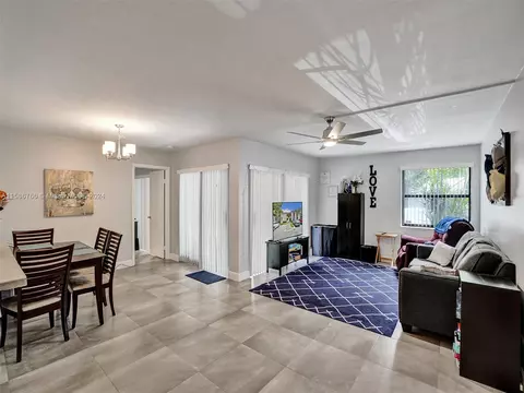 9831 NW 3rd St #9831, Plantation, FL 33324