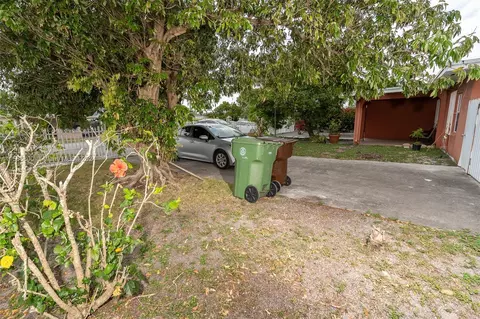 Exterior - 621 E 46th St, Hialeah, FL 33013 photo 2 of 7