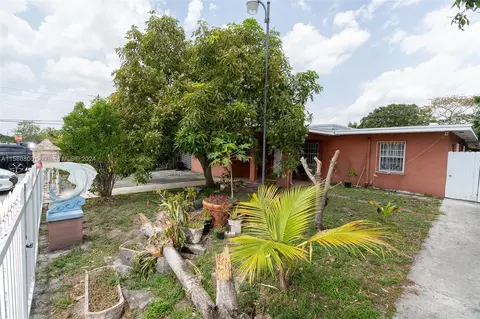 Exterior - 621 E 46th St, Hialeah, FL 33013 photo 1 of 7