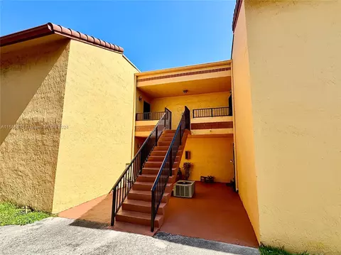 10895 NW 7th St #23-28, Miami, FL 33172