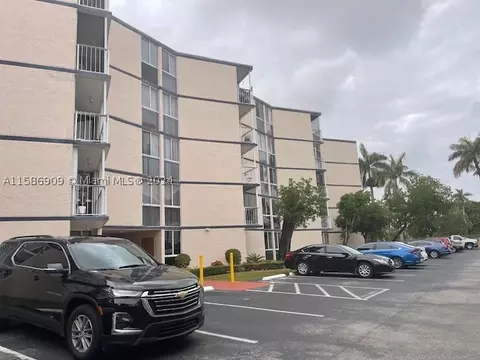 7035 NW 186th St #D309, Hialeah, FL 33015
