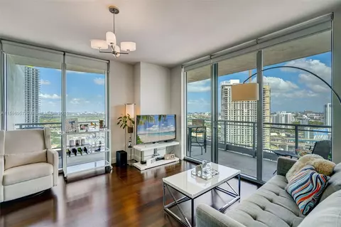 90 SW 3rd St #2710, Miami, FL 33130