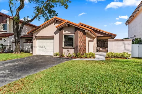 6331 NW 181st Ter, Hialeah, FL 33015