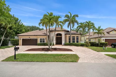 3808 Spanish Oak Pt, Davie, FL 33328