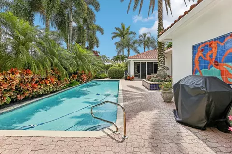 1121 E Bel Aire Dr E, Pembroke Pines, FL 33027